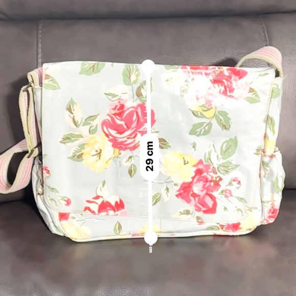 Cath Kidston Changing Baby Bag with Changing Mat - Picture 10 of 12